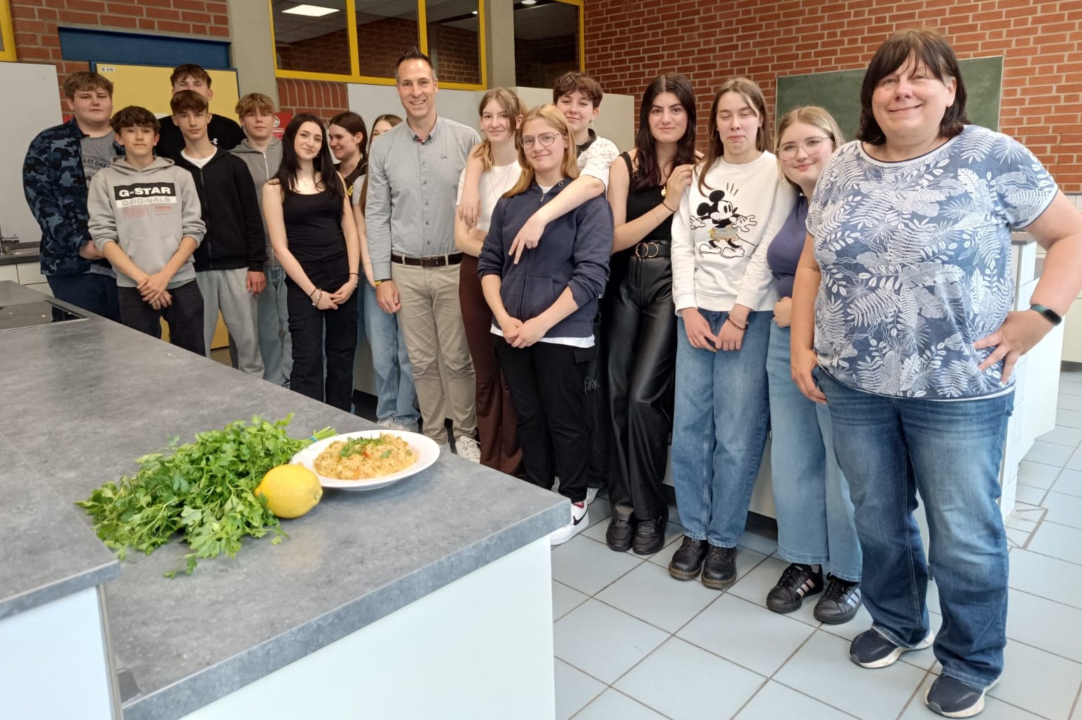 Paella in Bio-Qualität: Hauswirtschaftsunterricht einmal anders